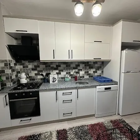 Apartmán 3+1 Furnished Close To Konyaalti Antalya
