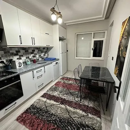 Apartmán 3+1 Furnished Close To Konyaalti Antalya